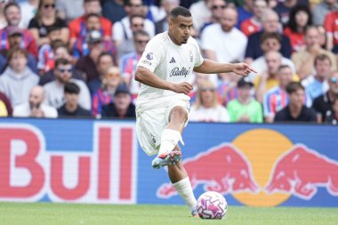 Nottingham Ormanı 'ndan Murillo Premier Lig maçı sırasında Kristal Saray, Nottingham Ormanı' na karşı Selhurst Park, Londra, Birleşik Krallık, 24 Ağustos 2025