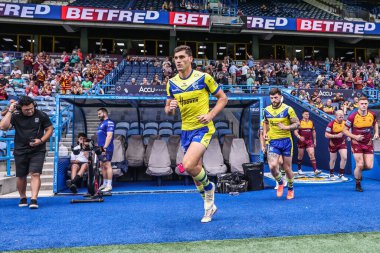 Warrington Wolves 'tan Sam Stone, 24 Ağustos 2025' te İngiltere 'nin Huddersfield Stadyumu' nda oynanan Betfred Süper Lig 23. Raundda Huddersfield Giants ve Warrington Wolves maçında maça çıkıyor.