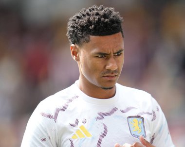 Aston Villa 'dan Ollie Watkins Premier Lig karşılaşması öncesinde Brentford, Aston Villa' ya karşı Gtech Community Stadyumu, Londra, 23 Ağustos 2025