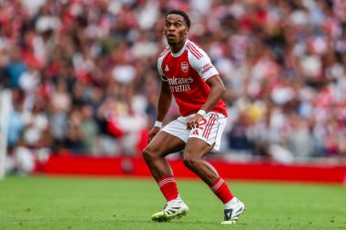 Arsenal 'den Jurrien Timber, 23 Ağustos 2025' te Birleşik Krallık 'taki Emirates Stadyumu' nda oynanan Premier Lig karşılaşmasında Leeds United 'a karşı mücadele etti.