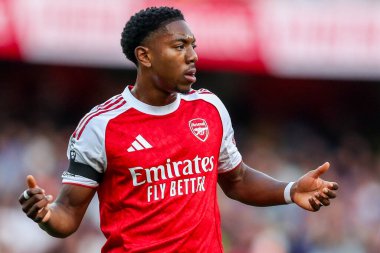 Arsenal takımından Myles Lewis-Skelly, 23 Ağustos 2025 'te İngiltere' nin Emirates Stadyumu 'nda oynanan Premier League karşılaşmasında tepki gösterdi.