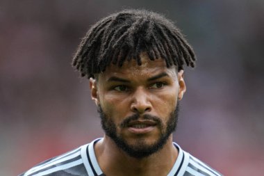 Aston Villa takımından Tyrone Mings Premier League maçında Brentford, Aston Villa 'ya karşı Gtech Community Stadyumu, Londra, 23 Ağustos 2025