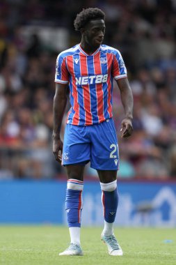 Kristal Saray 'dan Romain Esse Premier Lig maçı sırasında Kristal Saray, Nottingham Ormanı' na karşı Selhurst Park, Londra, 24 Ağustos 2025