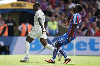 Nottingham Ormanı 'ndan Callum Hudson-Odoi Premier League maçı sırasında Nottingham Ormanı' na karşı Selhurst Park, Londra, 24 Ağustos 2025 'te oynanan Crystal Palace maçında eşitliği kutluyor.