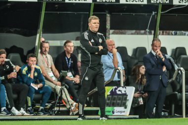 Newcastle United 'ın Eddie Howe teknik direktörü Premier League maçında Newcastle United Liverpool' a karşı St. James 's Park, Newcastle, İngiltere, 25 Ağustos 2025