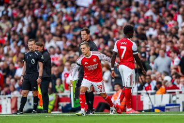 Arsenal 'den Bukayo Saka, İngiltere' nin başkenti Londra 'daki Emirates Stadyumu' nda oynanan Premier League maçında Leandro Trossard adına sahadan ayrıldı.