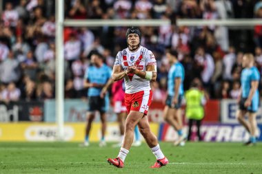 St. Helens 'ten Jonny Lomax, Betfred Süper Lig 23. Maçı' nda taraftarları St Helens-Hull FC maçında 22 Ağustos 2025 'te St Wicked Stadyumu' nda alkışlıyor.