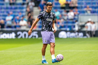 Brighton & Hove Albion takımından Diego Coppola, İngiltere 'nin Liverpool şehrinde 24 Ağustos 2025 tarihinde oynanan Premier Lig karşılaşması öncesinde Everton, Brighton ve Hove Albion' a karşı ısındı.