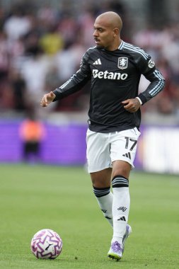 Aston Villa 'dan Donyell Malen Premier Lig maçında Brentford, Aston Villa' ya karşı Gtech Community Stadyumu, Londra, 23 Ağustos 2025