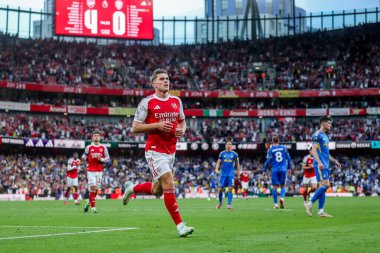 Arsenal 'den Viktor Gyokeres, 23 Ağustos 2025' te İngiltere 'nin başkenti Londra' daki Emirates Stadyumu 'nda oynanan Premier League maçında 5-0' lık galibiyetini kutluyor.