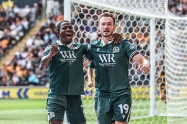 Blackburn Rovers takımından Hayden Carter, 23 Ağustos 2025 'te İngiltere' nin Hull şehrindeki MKM Stadyumu 'nda oynanan Sky Bet Şampiyonası maçında 0-1' lik galibiyetini kutluyor.