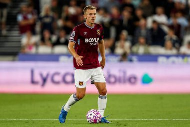 West Ham United takımından Niclas Fullkrug 22 Ağustos 2025 'te Londra' daki Londra Stadyumu 'nda oynanan Premier League maçında topla koşuyor.