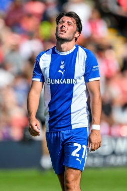 Oldham Athletic takımından Josh Hawkes, 23 Ağustos 2025 'te Fleetwood Town' a karşı Highbury Stadyumu, Fleetwood 'da oynanan maçta Fleetwood Town' a karşı.