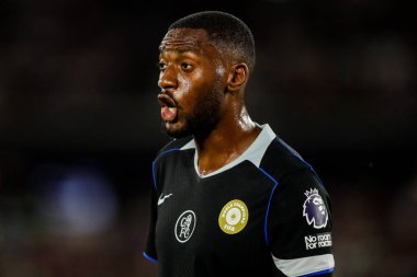 Chelsea 'den Tosin Adarabioyo 22 Ağustos 2025' te Londra 'daki Londra Stadyumu' nda oynanan Premier League karşılaşmasında tepki gösterdi.