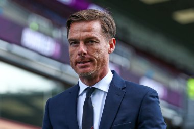 Burnley 'nin Scott Parker teknik direktörü, Burnley - Sunderland maçı öncesinde 23 Ağustos 2025 tarihli Turf Moor, Burnley' de stadyuma geldi.