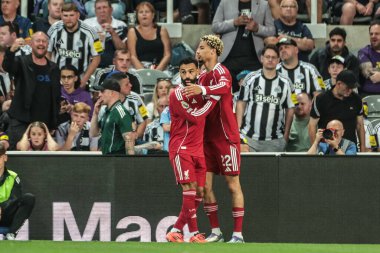 Liverpool 'dan Hugo Ekitike, 25 Ağustos 2025' te St. James 's Park, Newcastle, İngiltere' de oynanan Premier League maçı Newcastle United - Liverpool maçında 0-2 kazanma hedefini kutluyor.