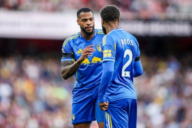 Lukas Nmecha, 23 Ağustos 2025 'te Londra' daki Emirates Stadyumu 'nda oynanan Premier League maçında Leeds United takımından Jayden Bogle' a seslendi.
