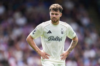 Nottingham Ormanı 'ndan Neco Williams Premier League maçı sırasında Kristal Saray, Nottingham Ormanı' na karşı Selhurst Park, Londra, Birleşik Krallık, 24 Ağustos 2025