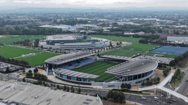 The Etihad Campus Manchester Citys 'in Premier League maçı sırasında Manchester City ile Tottenham Hotspur maçının hava görüntüsü, Etihad Stadyumu, Manchester, İngiltere, 23 Ağustos 2025