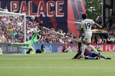 Nottingham Ormanı 'ndan Igor İsa Premier Lig maçı sırasında Nottingham Ormanı' na karşı Selhurst Park, Londra, 24 Ağustos 2025 'te oynanan Crystal Palace maçında vuruş yaptı.