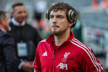 Liverpool 'dan Harvey Elliott, Premier Lig maçı sırasında St.James' s Park, Newcastle, İngiltere 'de oynanan Newcastle United maçına geldi.