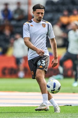 Hull City 'den Stan Ashbee maç öncesi ısınma maçında Hull City' nin Blackburn Rovers 'a karşı 23 Ağustos 2025' te MKM Stadyumu 'nda oynadığı maçta