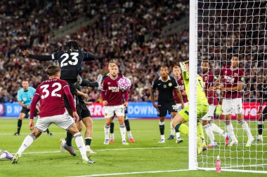 Chelsea 'den Trevoh Chalobah Premier League maçında 22 Ağustos 2025' te Londra 'daki Londra Stadyumu' nda West Ham United ile Chelsea maçında 1-5 berabere kaldı.