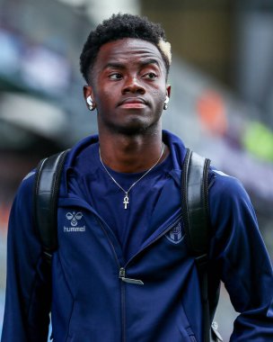 Sunderland 'dan Simon Adingra, İngiltere' nin Burnley, Burnley şehrinde oynanan Premier League maçı öncesinde stadyuma geldi.