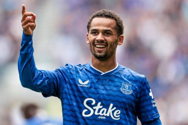 Everton 'dan Iliman Ndiaye, 24 Ağustos 2025' te Liverpool, Liverpool 'daki Hill Dickinson Stadyumu' nda oynanan Premier League maçında Everton ve Hove Albion maçında 1-0 kazanma hedefini kutluyor.