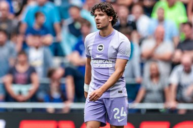 Brighton & Hove Albion takımından Ferdi Kadoglu, 24 Ağustos 2025 'te İngiltere' nin Liverpool kentinde oynanan Premier Lig karşılaşmasında Everton, Brighton ve Hove Albion 'a karşı oynuyor.