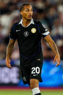 Chelsea 'den Joao Pedro Premier Lig maçı sırasında Londra, Londra' daki Chelsea Stadyumu 'nda West Ham United' a karşı, 22 Ağustos 2025
