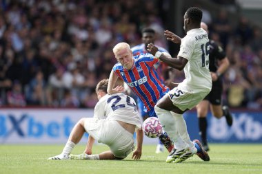 Crystal Palace 'dan Will Hughes, 24 Ağustos 2025' te İngiltere 'nin Selhurst Park kentinde oynanan Crystal Palace - Nottingham Forest maçında faul yaptı.