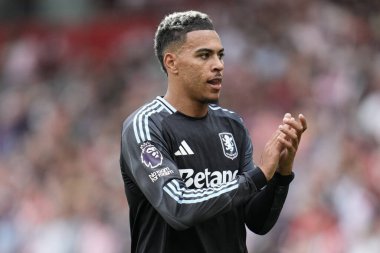 Aston Villa takımından Morgan Rogers, Premier League maçından sonra Brentford, Aston Villa 'ya karşı Gtech Community Stadyumu, Londra, 23 Ağustos 2025