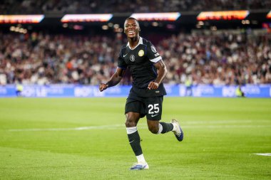 Chelsea 'den Moises Caicedo, 22 Ağustos 2025' te Londra 'daki Londra Stadyumu' nda oynanan Premier League maçında West Ham United ve Chelsea maçında 1-4 kazanma golünü kutluyor.