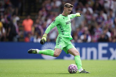 Kristal Saray 'dan Dean Henderson Premier Lig maçı sırasında Kristal Saray, Nottingham Ormanı' na karşı Selhurst Park, Londra, 24 Ağustos 2025