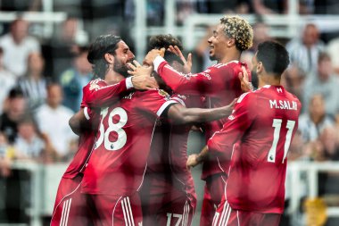 Liverpool 'dan Ryan Gravenberch, 25 Ağustos 2025' te St. James 's Park, Newcastle, İngiltere' de oynanan Premier League maçı Newcastle United-Liverpool maçında 0-1 kazanma hedefini kutluyor.