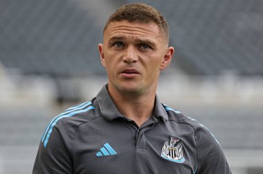 Newcastle Untied takımından Kieran Triplier, 25 Ağustos 2025 'te İngiltere' nin Newcastle kentindeki St. James 's Park' ta oynanan Premier League maçı sırasında geldi.