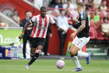 Brentford 'dan Dango Ouattara Premier League maçında Brentford, Aston Villa' ya karşı Gtech Community Stadyumu, Londra, 23 Ağustos 2025