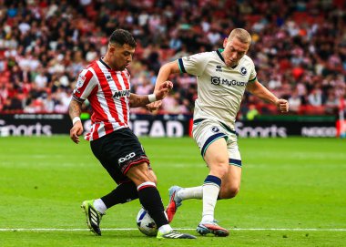 Sheffield United takımından Gustavo Hamer, Sheffield Lane, Sheffield, Birleşik Krallık 'ta oynanan ve Sheffield United' ın Millwall 'a karşı oynadığı maçta, 23 Ağustos 2025' te maç yapıyor.