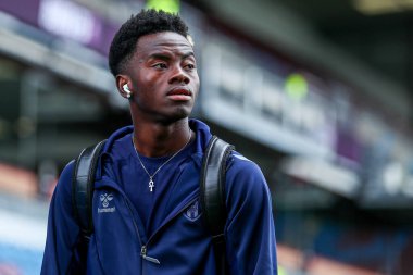 Sunderland 'dan Simon Adingra, İngiltere' nin Burnley, Burnley şehrinde oynanan Premier League maçı öncesinde stadyuma geldi.