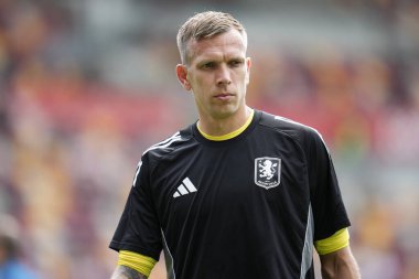 Aston Villa 'dan Marco Bizot Premier Lig karşılaşması öncesinde Brentford, Aston Villa' ya karşı Gtech Community Stadyumu, Londra, 23 Ağustos 2025