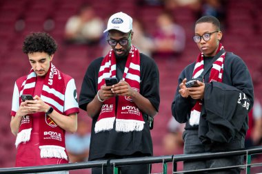 Londra Stadyumu 'na 22 Ağustos 2025' te oynanan Premier League karşılaşması öncesinde taraftarlar geldi.