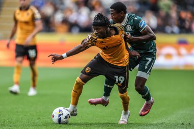 Hull City 'den Joel Ndala, Blackburn Rovers takımından Augustus Kargbo' nun 23 Ağustos 2025 'te MKM Stadyumu' nda oynanan Hull City - Blackburn Rovers maçında faul yaptı.