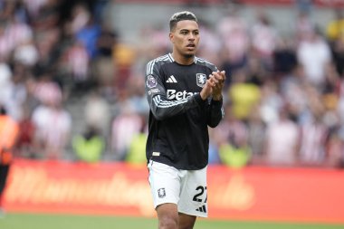 Aston Villa 'dan Morgan Rogers Premier Lig maçı sırasında Brentford-Aston Villa maçında Gtech Community Stadyumu, Londra, 23 Ağustos 2025