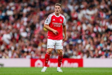 Arsenal 'den Viktor Gyokeres, 23 Ağustos 2025' te Birleşik Krallık 'taki Emirates Stadyumu' nda oynanan Premier League maçında Arsenal 'e karşı Leeds United maçını izliyor.