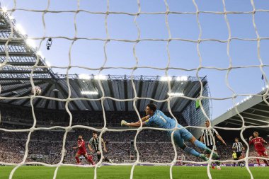 Newcastle Untie 'den Nick Pope, 25 Ağustos 2025' te İngiltere, Newcastle 'daki St. James' s Park 'ta oynanan Premier League karşılaşmasında Liverpool' a karşı bir kurtarış yaptı.