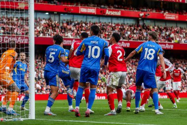 Arsenal 'den Jurrien Timber (engellenmiş) Premier Lig maçı Arsenal-Leeds United maçında 23 Ağustos 2025' te Emirates Stadyumu 'nda 4-0 berabere kaldı.