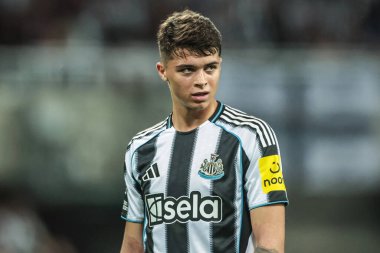 Newcastle United 'dan Lewis Miley Premier League maçı sırasında Newcastle United Liverpool' a karşı St. James 's Park, Newcastle, İngiltere, 25 Ağustos 2025