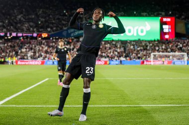 Chelsea 'li Trevoh Chalobah, 22 Ağustos 2025' te Londra 'daki Londra Stadyumu' nda oynanan Premier League maçında 1-5 'lik galibiyet golünü kutluyor.