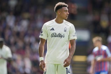 Nottingham Ormanı 'ndan Dan Ndoye Premier League maçı sırasında Kristal Saray, Nottingham Ormanı' na karşı Selhurst Park, Londra, Birleşik Krallık, 24 Ağustos 2025
